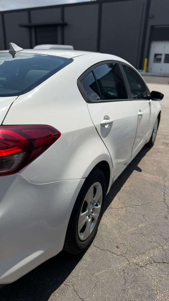 KIA 2017 White